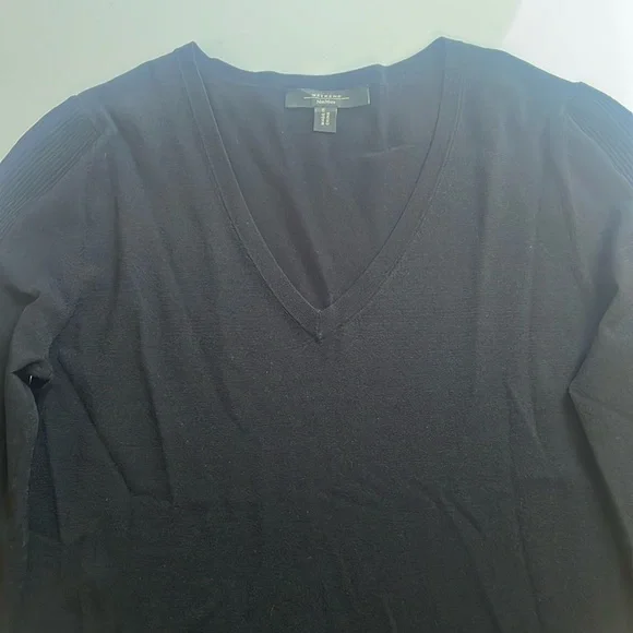 Max Mara Weekend Flared Pleated Sleeve Vneck Blouse S130-26